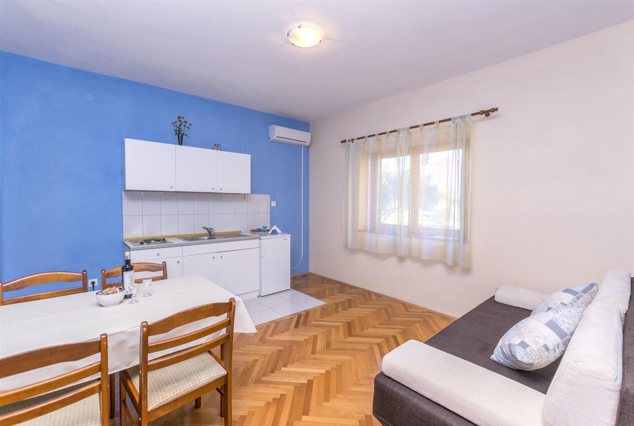 Apartments Albina Бродарица Экстерьер фото