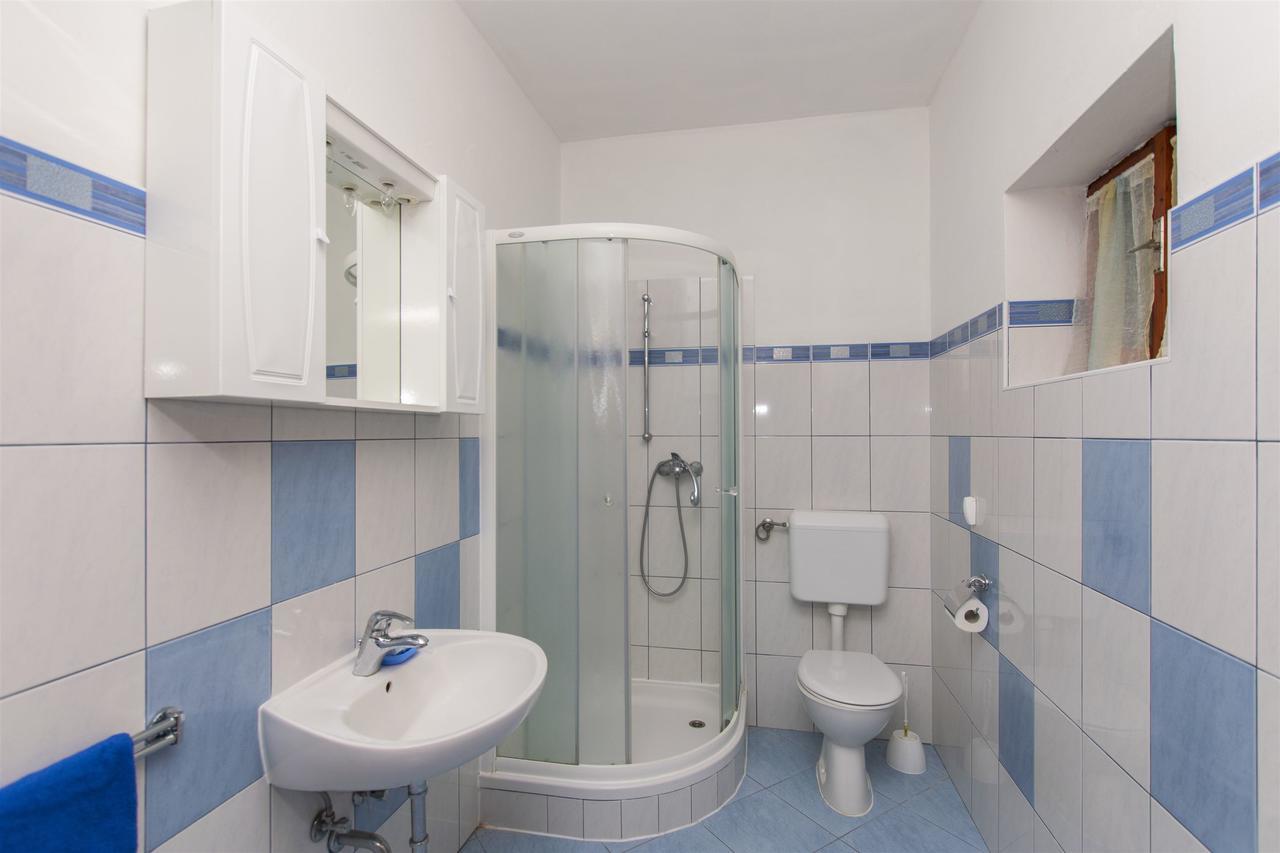 Apartments Albina Бродарица Экстерьер фото
